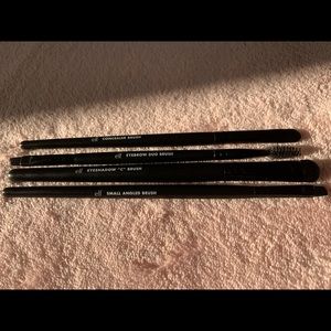 Assorted E.L.F brushes